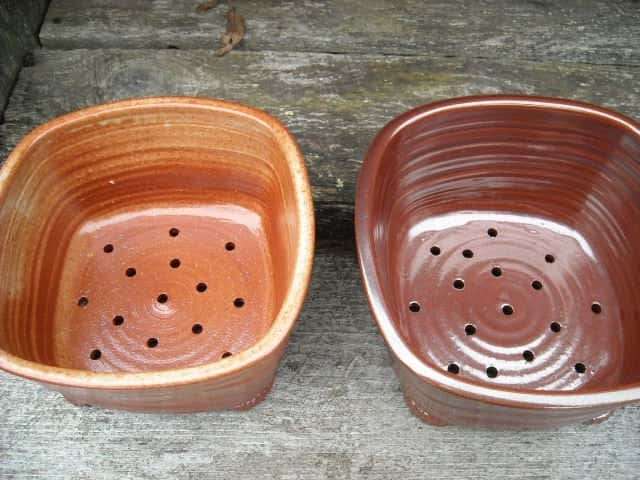 Should indoor pots have holes in?